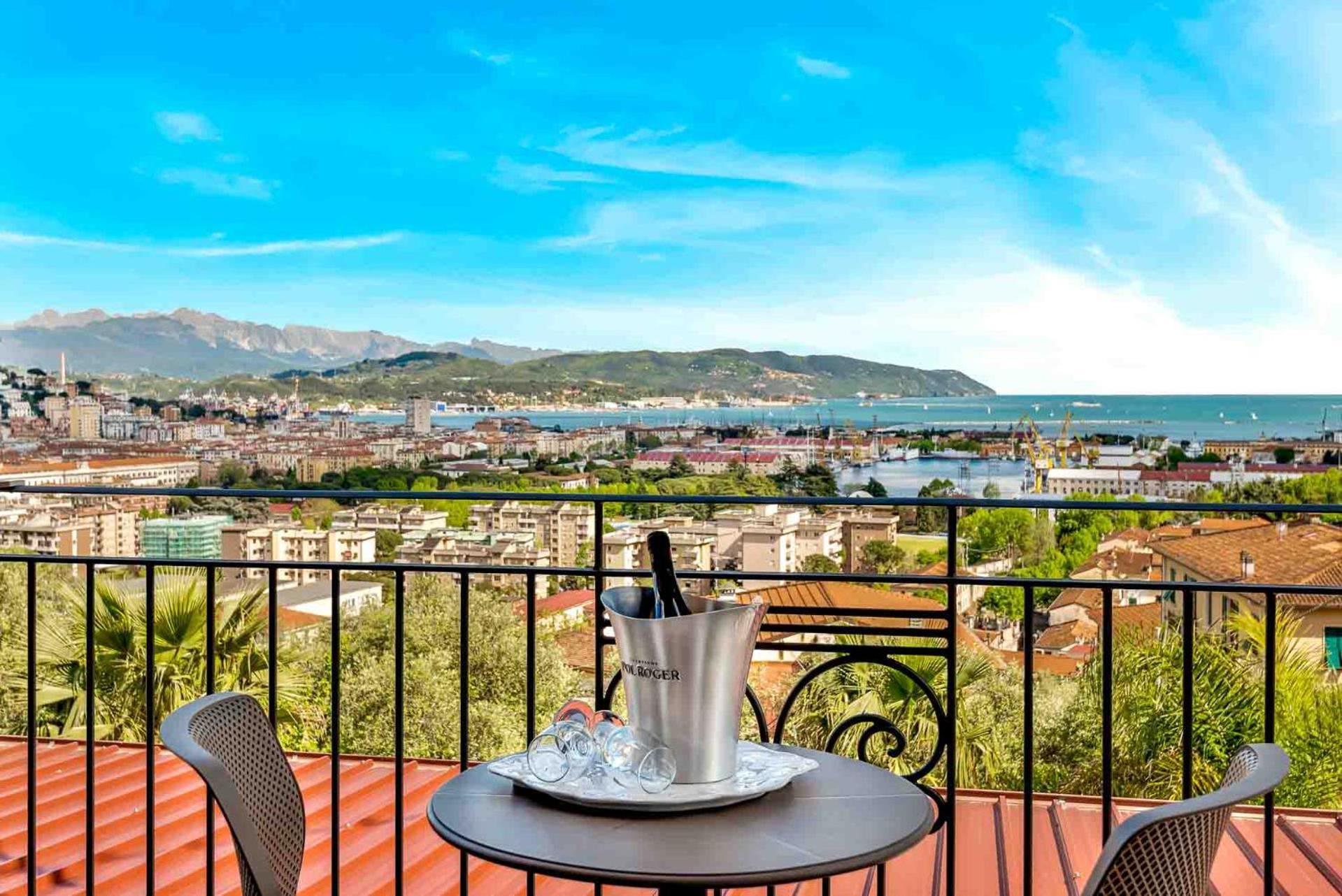 Dreams Guest House Специя Экстерьер фото